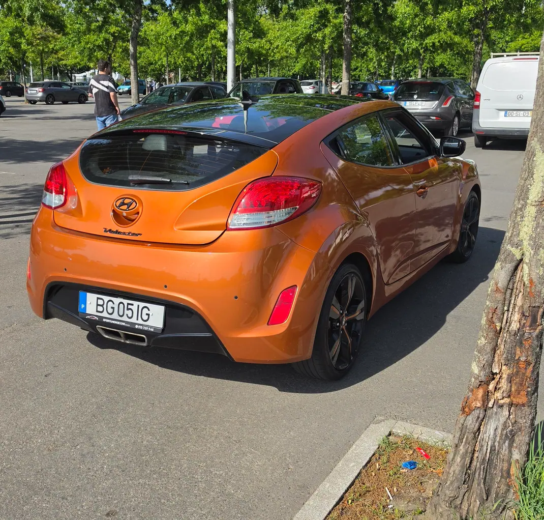 Hyundai Veloster 2012 - 10000 EUR, 150000 km - AUTO.MOTO.pt - 150000km - foto 6 de 17