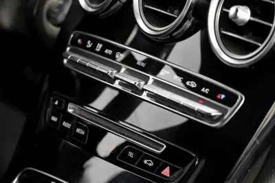 Mercedes-Benz GLC 250 2017 - 36990 EUR, 179000 km - AUTO.MOTO.pt - 179000km - foto 19 de 29
