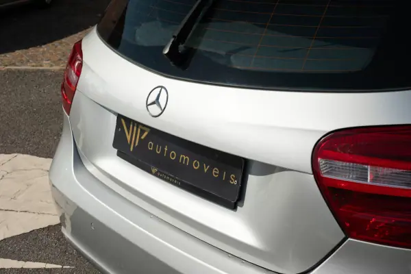 Mercedes-Benz A 180 2013 - 12900 EUR, 195405 km - 195405km - foto 4 de 21