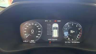 Volvo XC 40 2018 - 21900 EUR, 36539 km - AUTO.MOTO.pt - 36539km - foto 41 de 52