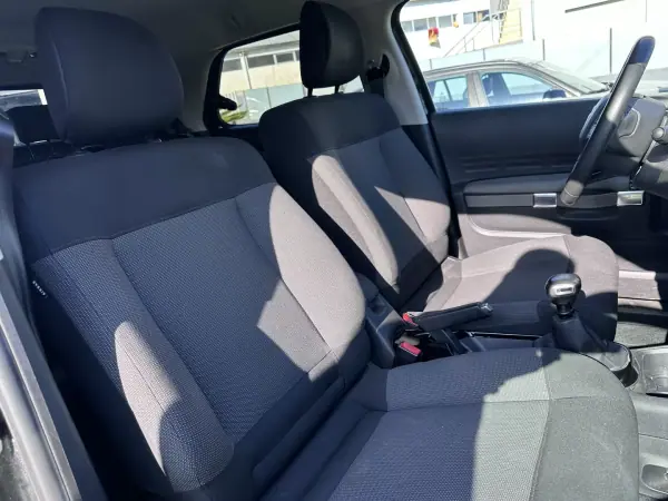 Citroën C4 Cactus 2018 - 11900 EUR, 180000 km - AUTO.MOTO.pt - 180000km - foto 44 de 47