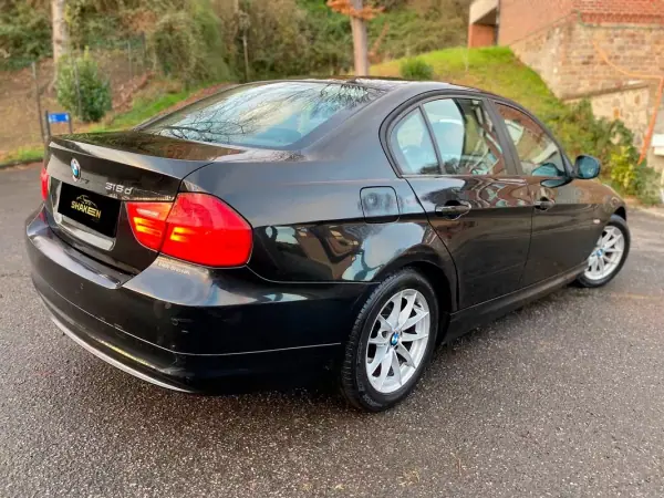 BMW 318 2011 - 8900 EUR, 96199 km - AUTO.MOTO.pt - 96199km - foto 6 de 14
