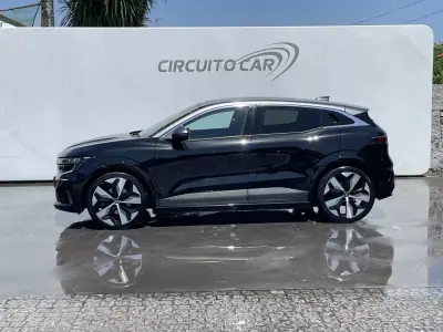 Renault Mégane E-Tech 2023 - 28500 EUR, 48034 km - AUTO.MOTO.pt - 48034km - foto 3 de 8