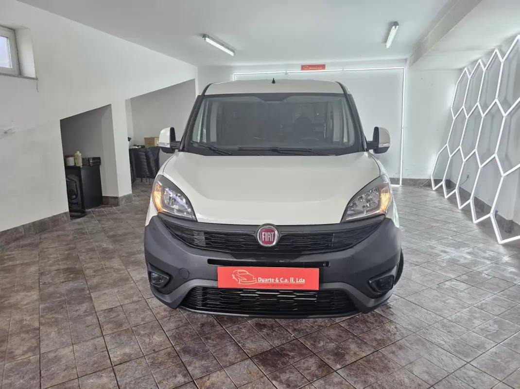 Fiat DOBLO CARGO 1.3 MULTIJET EASY 2018 - 10250 EUR, 177400 km - AUTO.MOTO.pt - 177400km - foto 4 de 26