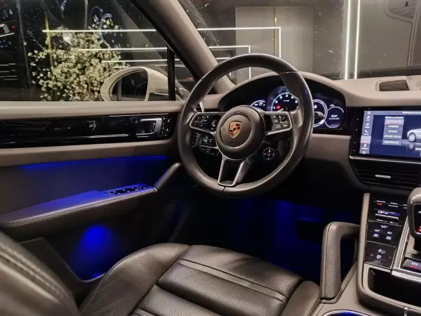 Porsche Cayenne Coupé 2021 - 74750 EUR, 125000 km - AUTO.MOTO.pt - 125000km - foto 16 de 32