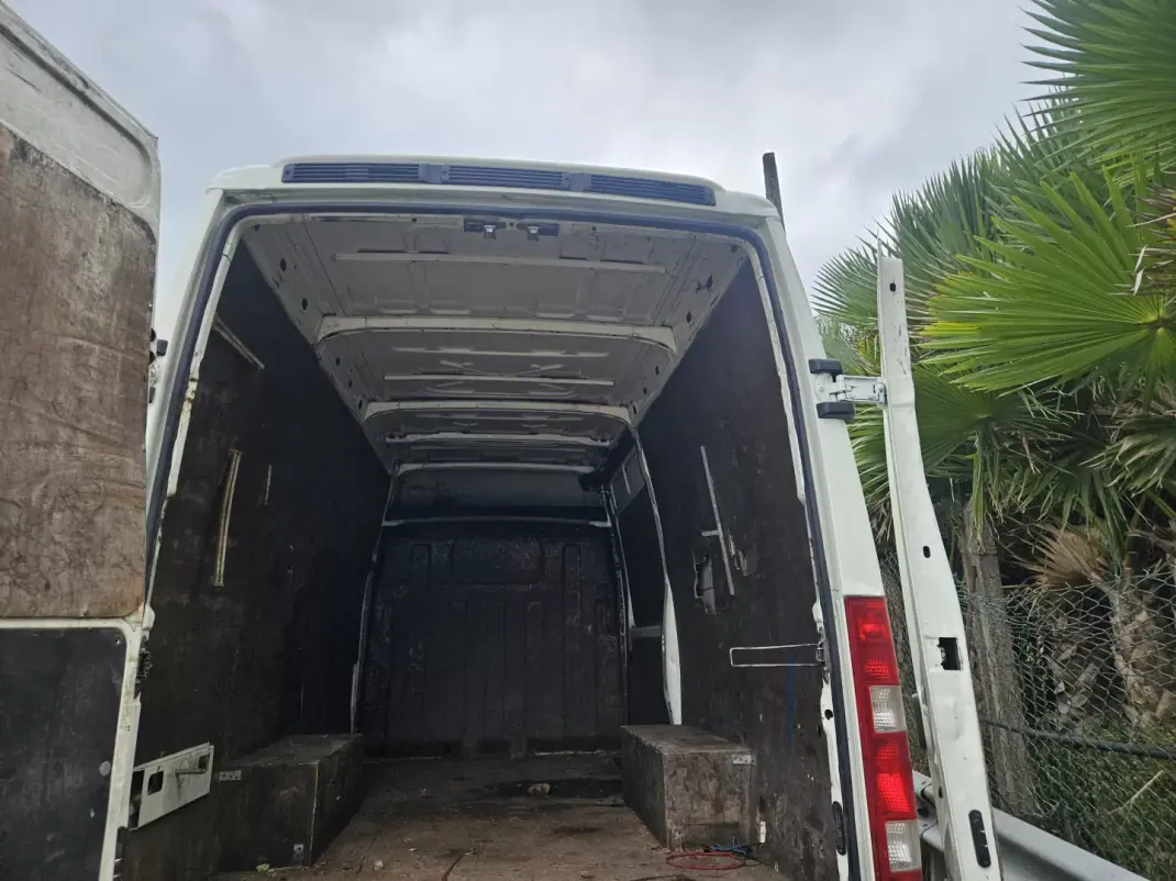 Iveco Daily 2008 - 8950 EUR, 222000 km - 222000km - foto 6 de 9