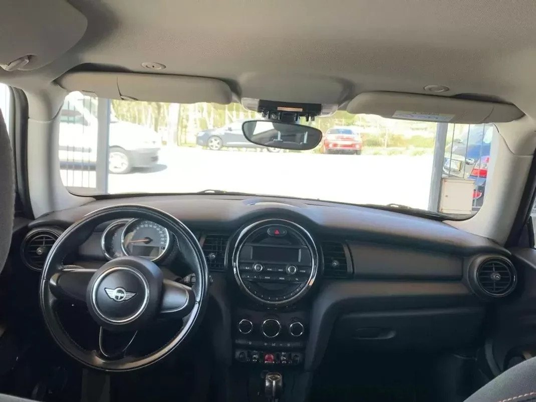 MINI One 2014 - 10950 EUR, 182795 km - AUTO.MOTO.pt - 182795km - foto 8 de 15