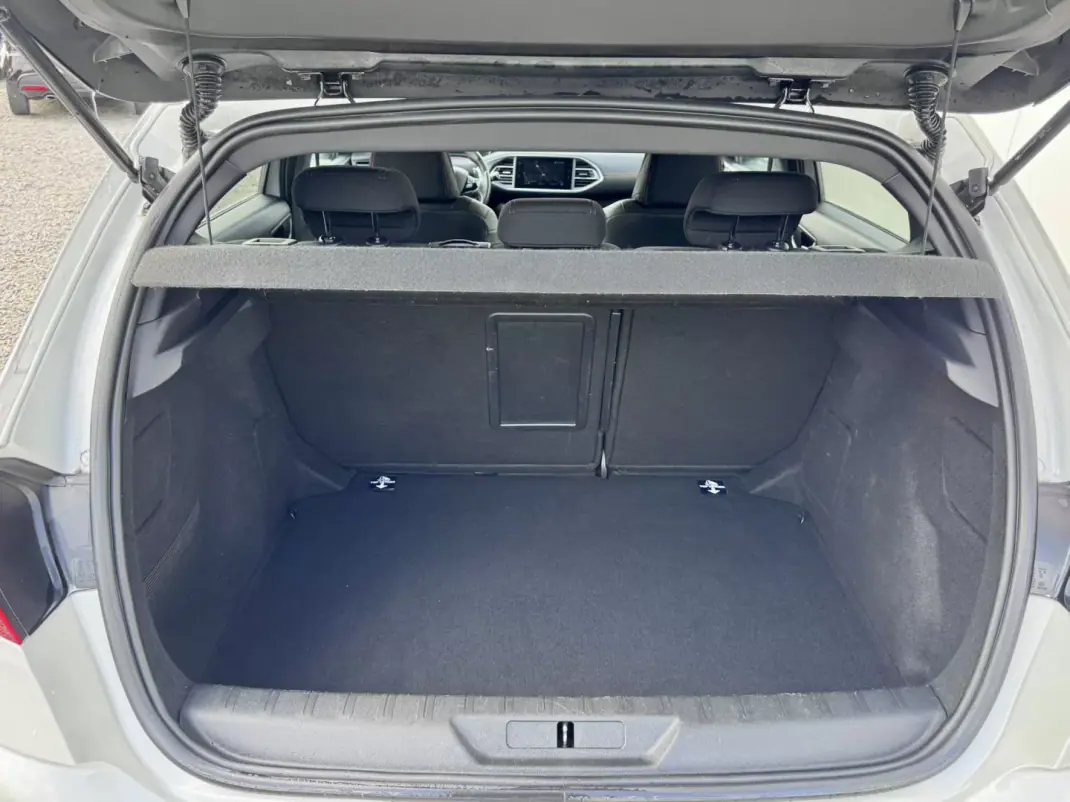 Peugeot 308 2020 - 14790 EUR, 30000 km - AUTO.MOTO.pt - 30000km - foto 16 de 29