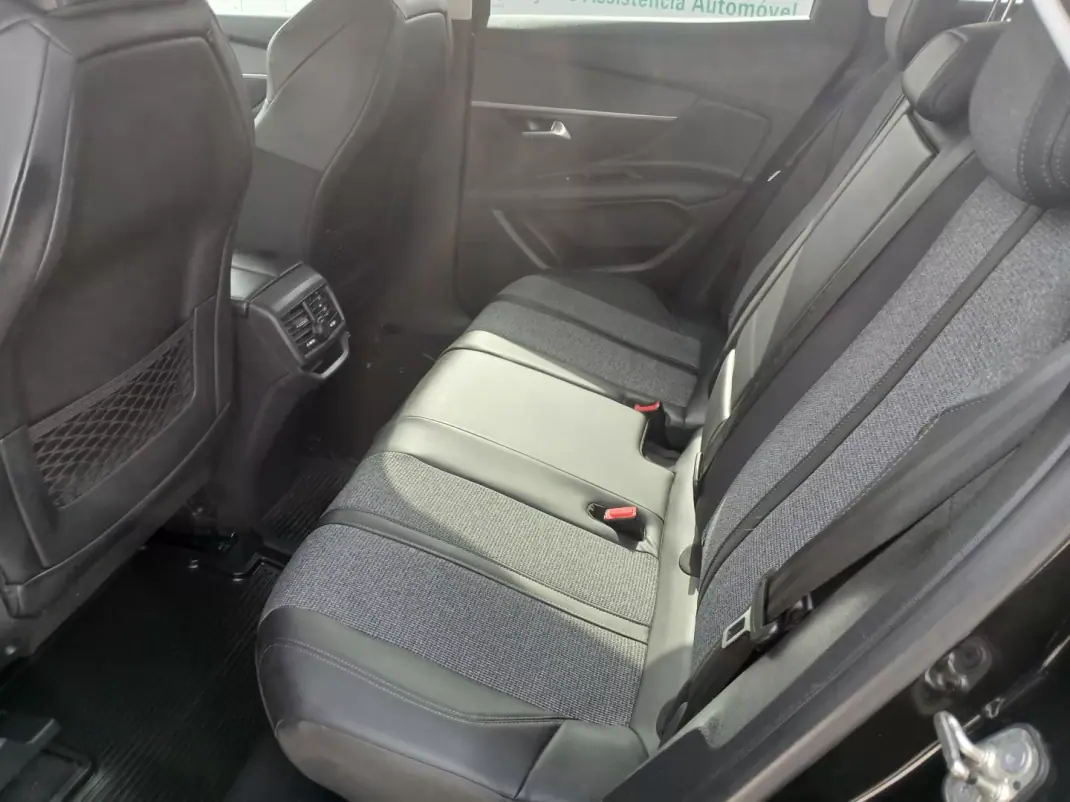 Peugeot 3008 2018 - 13450 EUR, 136692 km - AUTO.MOTO.pt - 136692km - foto 16 de 25