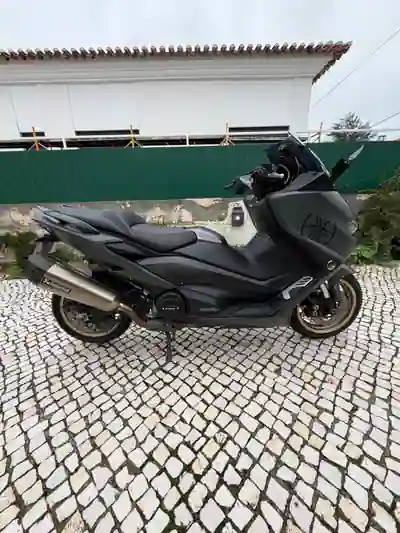 Yamaha TMAX 2021 - 10000 EUR, 18000 km - 18000km - foto 2 de 9