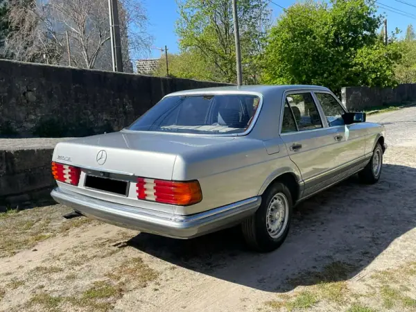 Mercedes-Benz 280 1982 - 11900 EUR, 215000 km - AUTO.MOTO.pt - 215000km - foto 4 de 23