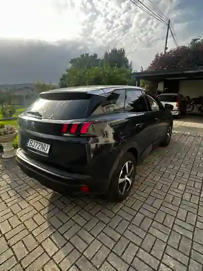 Peugeot 3008 2017 - 15000 EUR, 130000 km - AUTO.MOTO.pt - 130000km - foto 6 de 10