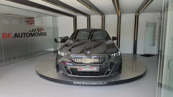BMW i5 2025 - 56750 EUR, 43090 km - 43090km - foto 11 de 64