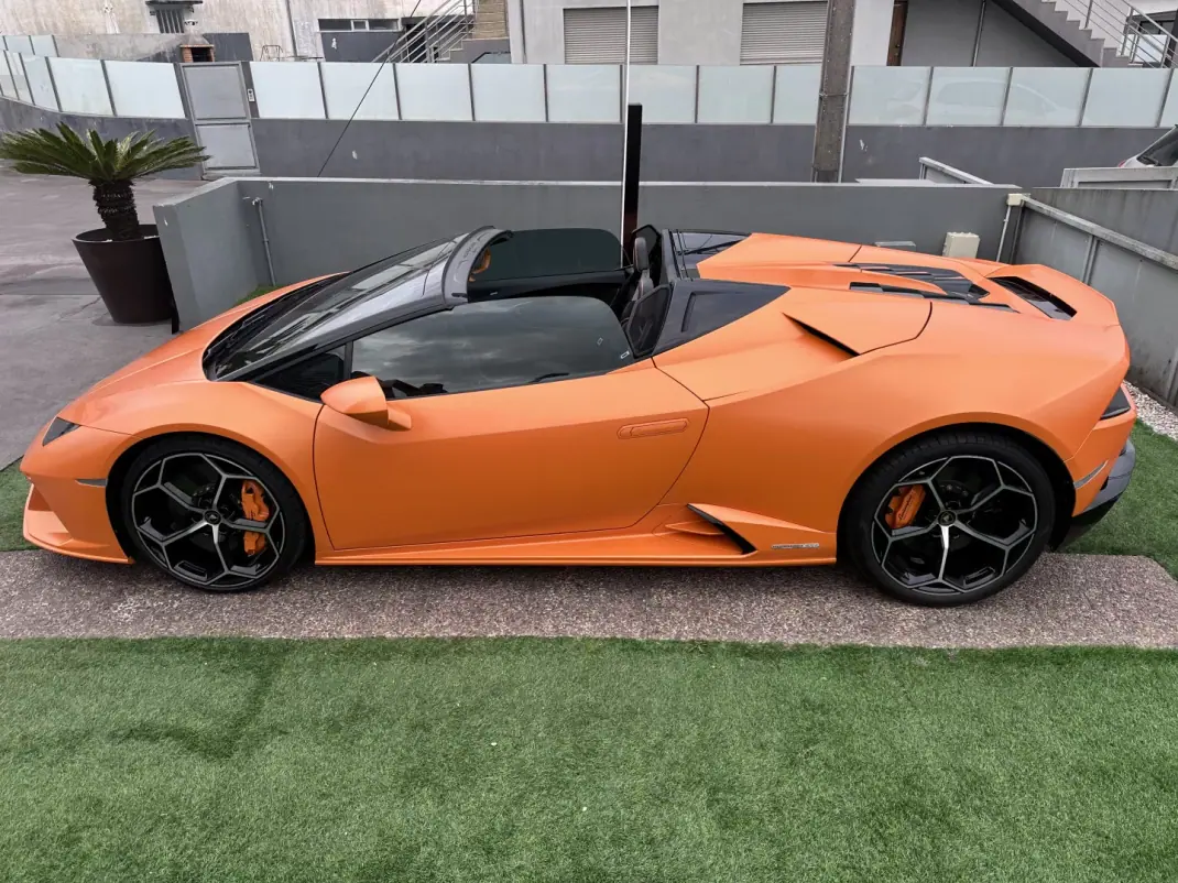 Lamborghini Huracán Spyder 2022 - 398000 EUR, 40000 km - AUTO.MOTO.pt - 40000km - foto 12 de 55