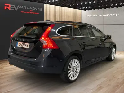 Volvo V60 2011 — foto 3 de 20