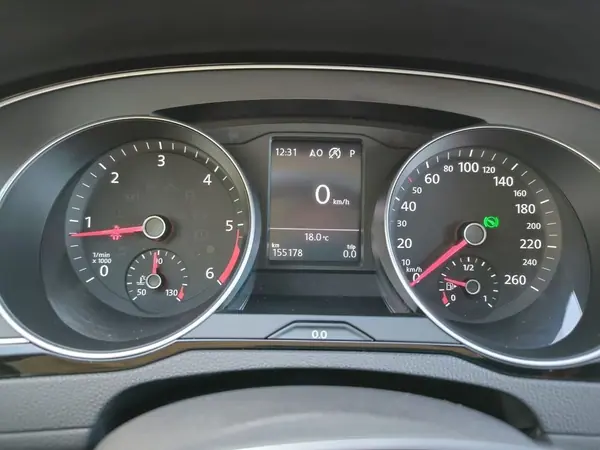 Volkswagen Passat 2019 - 19950 EUR, 155079 km - AUTO.MOTO.pt - 155079km - foto 38 de 60