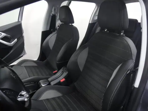 Peugeot 2008 2019 - 10500 EUR, 99000 km - AUTO.MOTO.pt - 99000km - foto 10 de 22