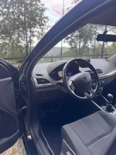 Renault Mégane 2014 - 9500 EUR, 146170 km - AUTO.MOTO.pt - 146170km - foto 5 de 19