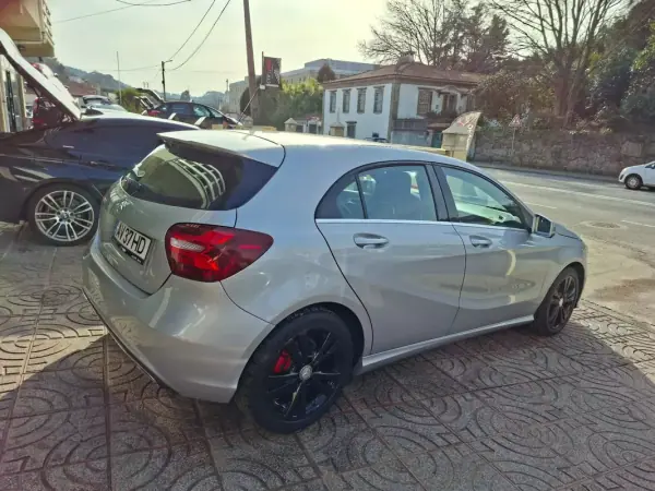 Mercedes-Benz A 180 2017 - 16900 EUR, 125000 km - AUTO.MOTO.pt - 125000km - foto 7 de 31