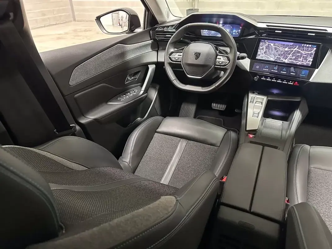 Peugeot 308 2023 - 19950 EUR, 12952 km - AUTO.MOTO.pt - 12952km - foto 13 de 50