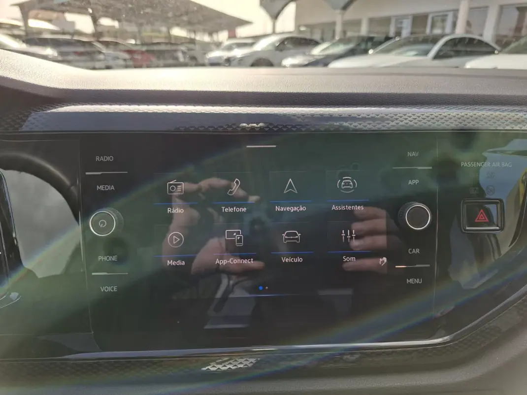 Volkswagen Taigo 2025 - 23500 EUR, 18600 km - AUTO.MOTO.pt - 18600km - foto 28 de 30