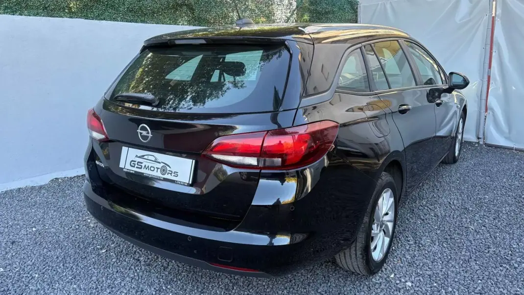 Opel Astra Sports Tourer 2019 - 9400 EUR, 159000 km - 159000km - foto 5 de 12