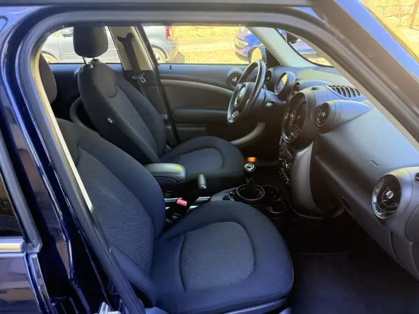 MINI Countryman 2016 - 10950 EUR, 221000 km - AUTO.MOTO.pt - 221000km - foto 11 de 13