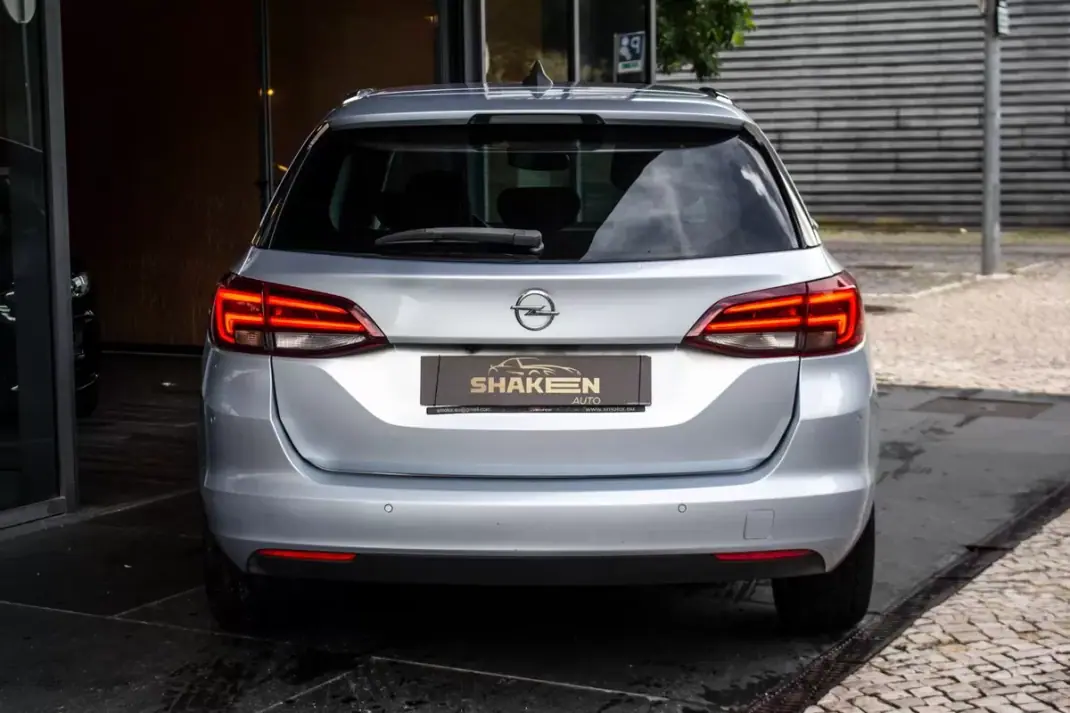 Opel Astra Sports Tourer 2016 - 7750 EUR, 120277 km - AUTO.MOTO.pt - 120277km - foto 10 de 38