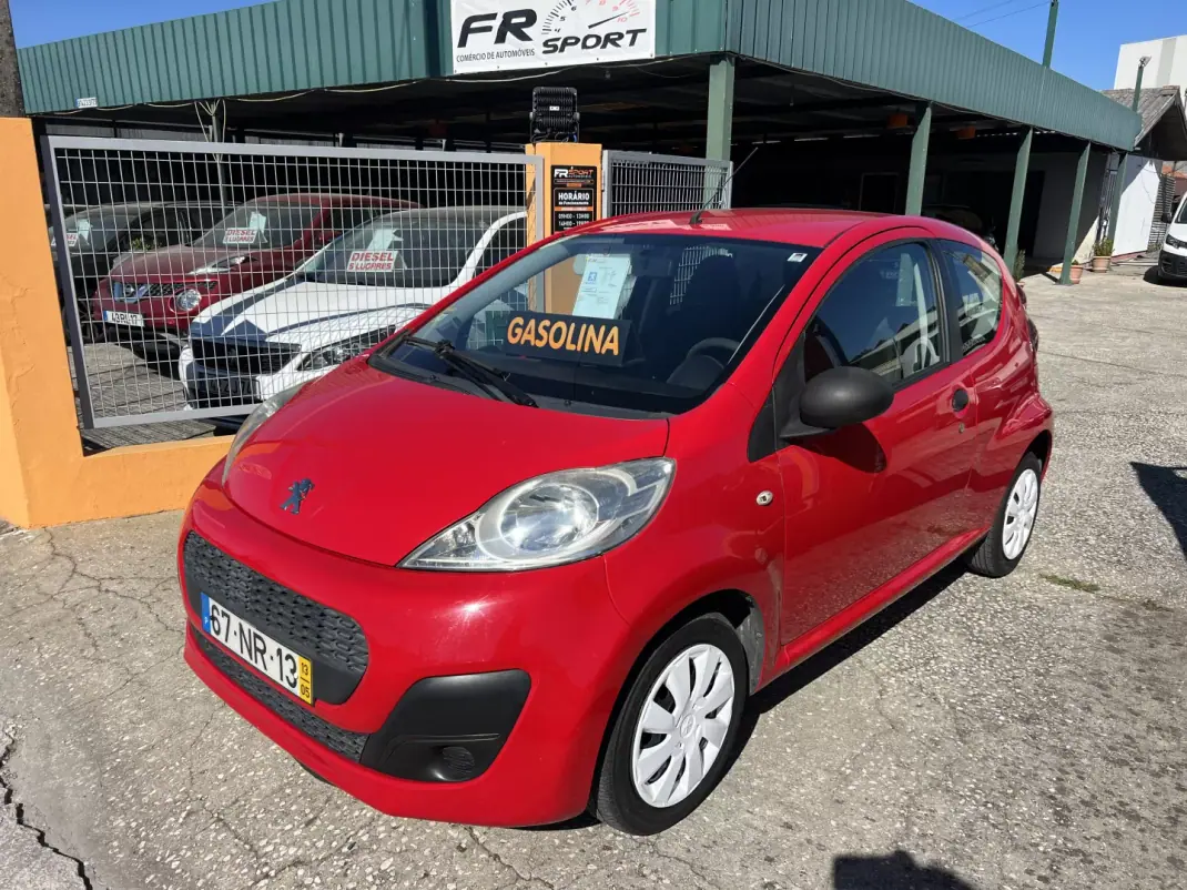 Peugeot 107 2013 - 5900 EUR, 101788 km - AUTO.MOTO.pt - 101788km - foto 2 de 9