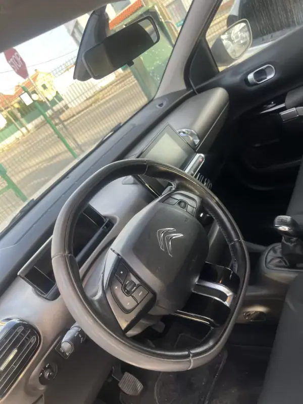 Citroën C4 Cactus 2016 - 9999 EUR, 237000 km - AUTO.MOTO.pt - 237000km - foto 5 de 7