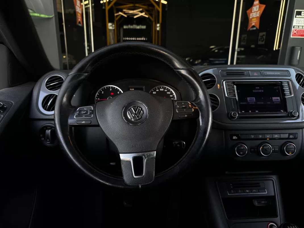 Volkswagen Tiguan 2016 - 16990 EUR, 190300 km - AUTO.MOTO.pt - 190300km - foto 18 de 34