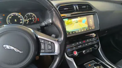 Jaguar XE 2017 - 14900 EUR, 159000 km - 159000km - foto 8 de 24