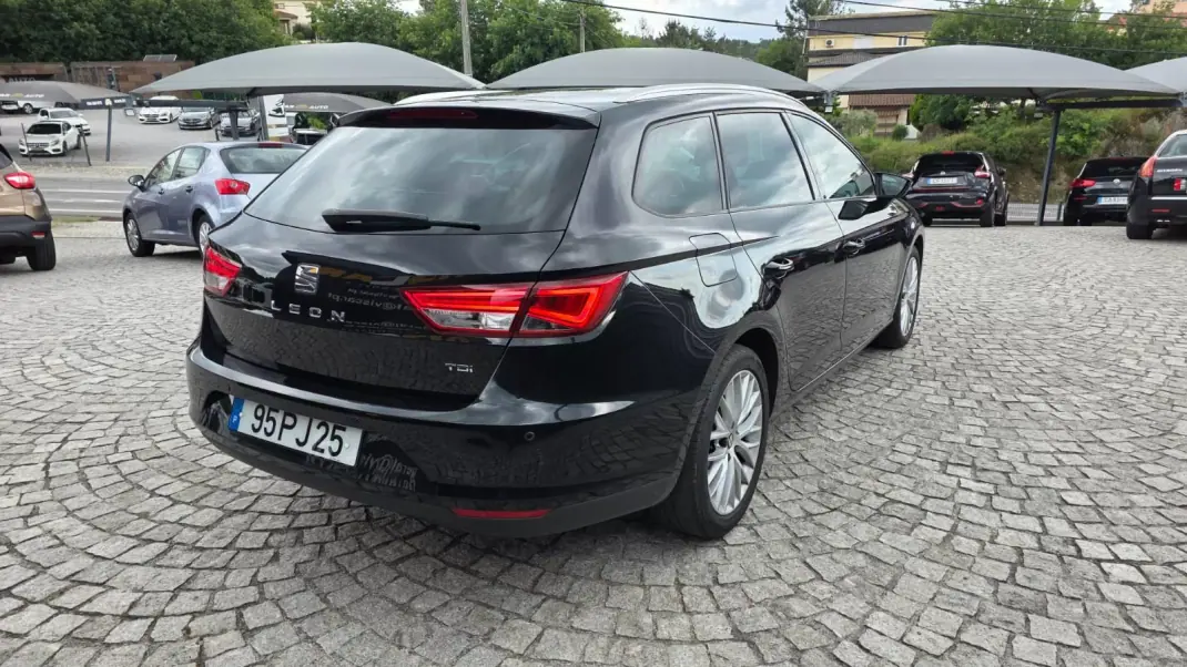 SEAT Leon ST 2015 - 13590 EUR, 95000 km - AUTO.MOTO.pt - 95000km - foto 7 de 23