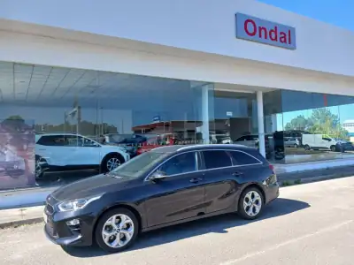 Kia Ceed SW 2019 - 13900 EUR, 72562 km - AUTO.MOTO.pt - 72562km - foto 9 de 31