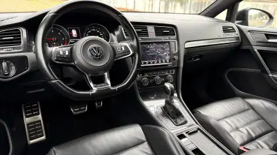 Volkswagen Golf 2015 - 21500 EUR, 176000 km - AUTO.MOTO.pt - 176000km - foto 5 de 24