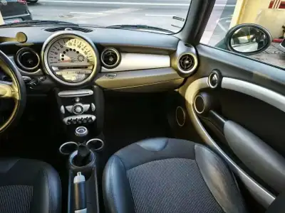 MINI Cooper 2008 - 8500 EUR, 180878 km - AUTO.MOTO.pt - 180878km - foto 23 de 27