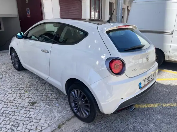 Alfa Romeo MiTo 2013 - 6750 EUR, 157000 km - AUTO.MOTO.pt - 157000km - foto 12 de 30