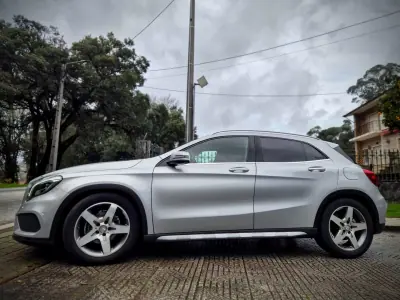 Mercedes-Benz GLA 200 2014 - 20000 EUR, 221000 km - AUTO.MOTO.pt - 221000km - foto 6 de 22