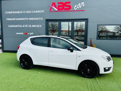 SEAT Ibiza 2015 - 15000 EUR, 159000 km - AUTO.MOTO.pt - 159000km - foto 3 de 20