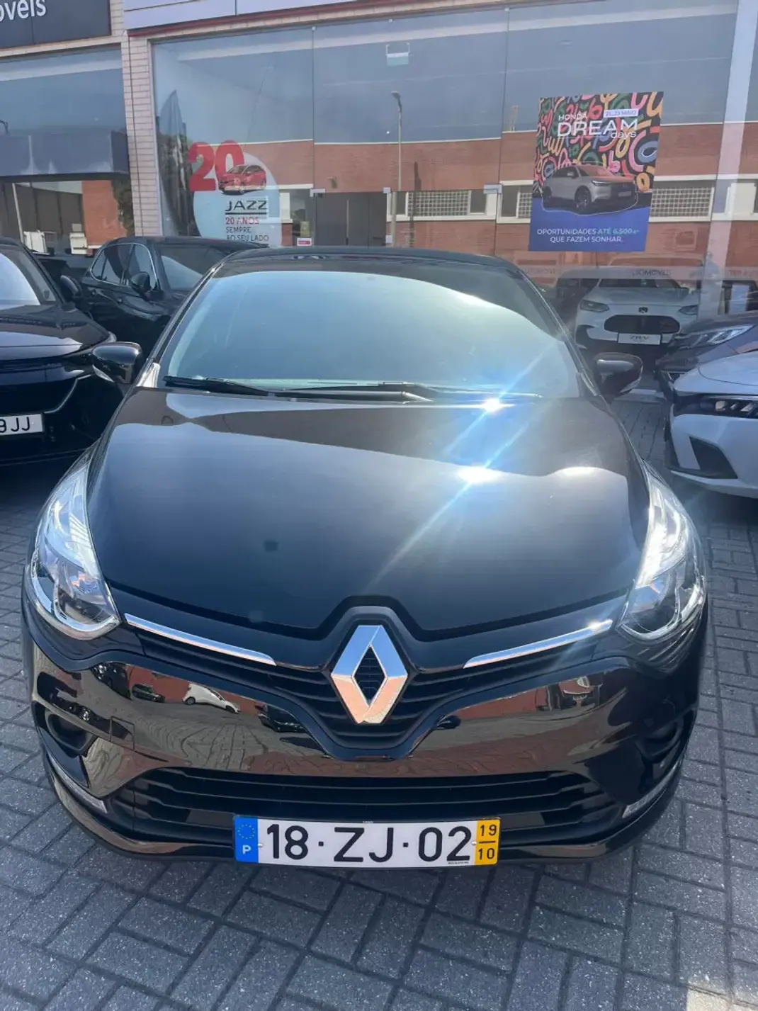 Renault Clio 2019 - 12900 EUR, 66000 km - AUTO.MOTO.pt - 66000km - foto 2 de 18