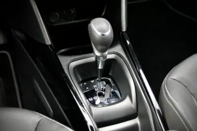 Peugeot 2008 2017 - 12900 EUR, 100000 km - AUTO.MOTO.pt - 100000km - foto 25 de 27