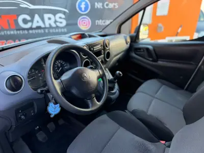 Peugeot Partner 2018 - 10900 EUR, 42678 km - 42678km - foto 4 de 9