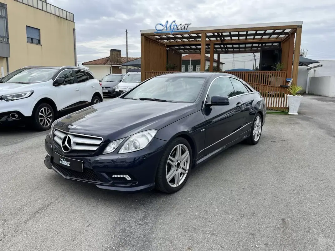 Mercedes-Benz E 250 2010 - 15950 EUR, 324000 km - AUTO.MOTO.pt - 324000km - foto 9 de 28