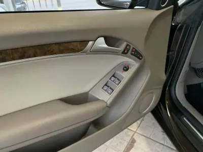 Audi A5 Cabrio 2011 - 16750 EUR, 270761 km - AUTO.MOTO.pt - 270761km - foto 18 de 28
