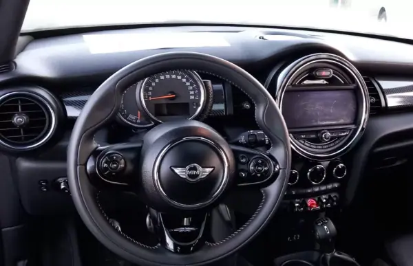 MINI 1000 2015 - 18990 EUR, 118234 km - AUTO.MOTO.pt - 118234km - foto 6 de 7