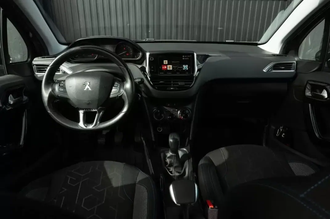 Peugeot 2008 2019 - 12999 EUR, 105150 km - AUTO.MOTO.pt - 105150km - foto 16 de 25