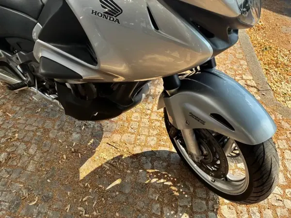 Honda Africa Twin Adventure Sports 2009 - 4350 EUR, 45710 km - AUTO.MOTO.pt - 45710km - foto 15 de 18
