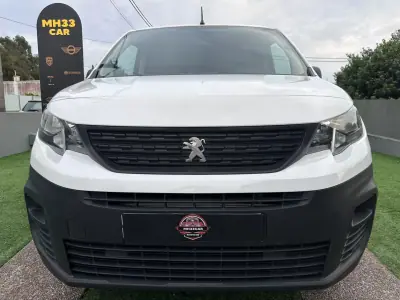 Peugeot Partner 1.5HDI 3lugares 2021 - 11900 EUR, 160000 km - AUTO.MOTO.pt - 160000km - foto 8 de 47