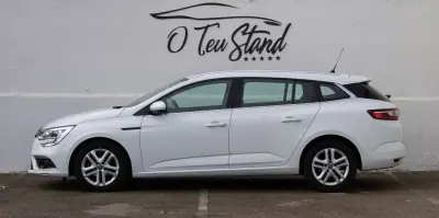 Renault Mégane Sport Tourer 2019 - 10780 EUR, 224000 km - AUTO.MOTO.pt - 224000km - foto 4 de 41
