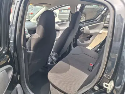 Toyota Aygo 2012 - 5900 EUR, 169000 km - AUTO.MOTO.pt - 169000km - foto 5 de 16
